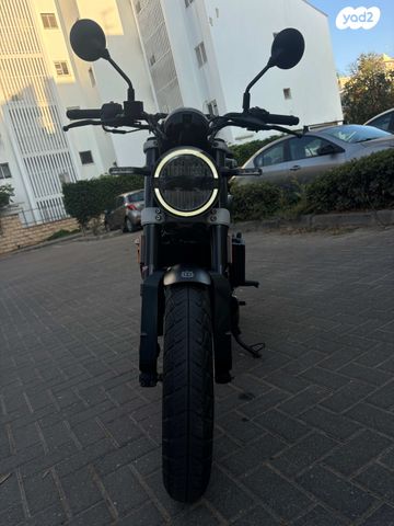 הוסקוורנה SVARTPILEN 250