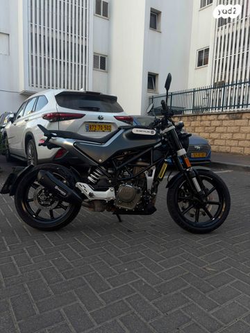 הוסקוורנה SVARTPILEN 250