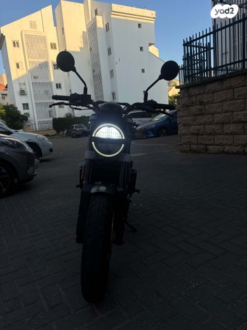 הוסקוורנה SVARTPILEN 250