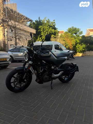 הוסקוורנה SVARTPILEN 250
