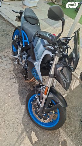סוזוקי GSX-8S