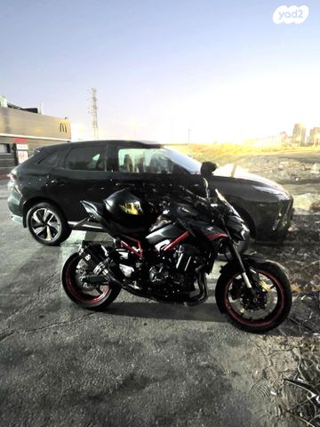 קאוואסאקי Z900