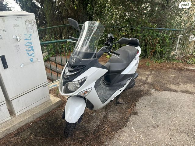 מודעת רכב סאן יאנג ג'וי רייד 200