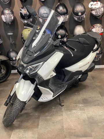 מודעת רכב סאן יאנג ג'וירייד 300 15