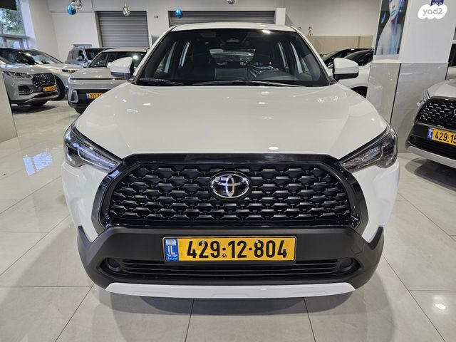 מודעת רכב טויוטה קורולה קרוס