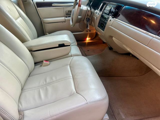 לינקולן טאון קאר