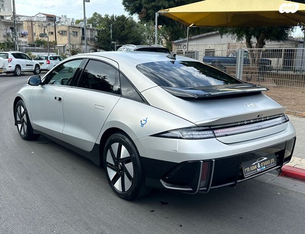 יונדאי איוניק 6