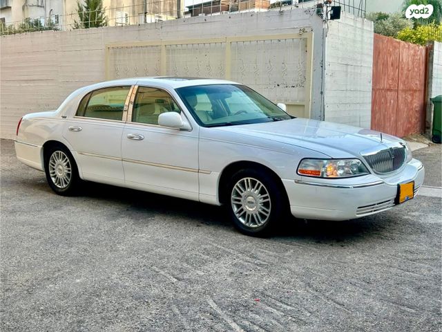 מודעת רכב לינקולן טאון קאר