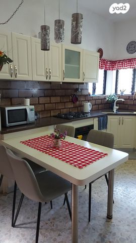 בית פרטי/ קוטג', ורד 1, מרכז העיר, סביניה, הוותיקה, קרית ביאליק