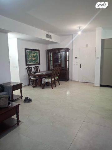 דירת גן, אנה פרנק 14, גדרה מזרח, גדרה