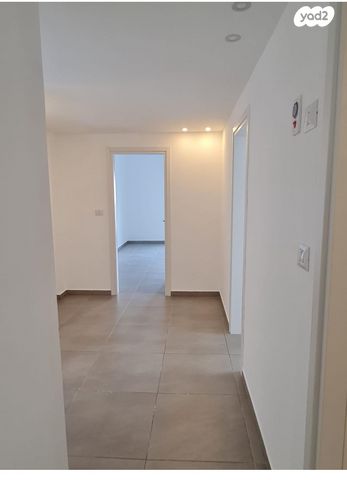 דירת גן, שעורה 10, עמירם, פרדס חנה כרכור