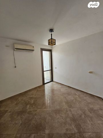 דירה, הנגב 43, רובע ד', אריאל