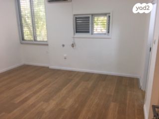 דירה, וייצמן 21, ארלוזורוב, גבעתיים