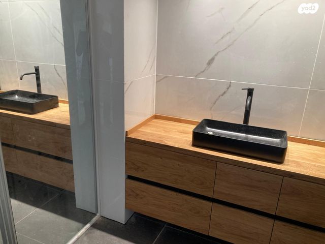 דירה, שדרות ודג'ווד 9, מרכז הכרמל, חיפה