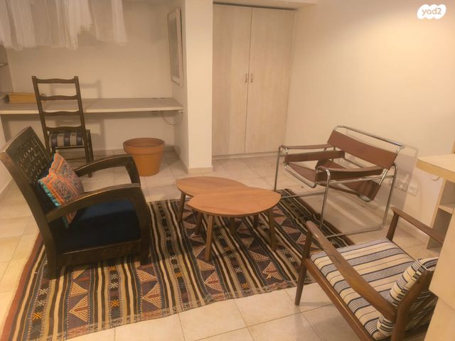 מחסנים, השופטים 11, הצפון הישן - דרום, תל אביב יפו