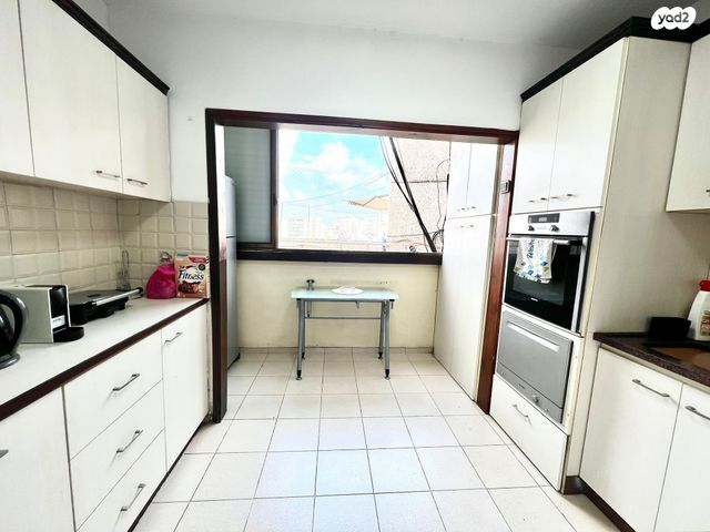 דירה, הרב אלנקווה 33, נווה ברבור, כפר שלם מערב, תל אביב יפו