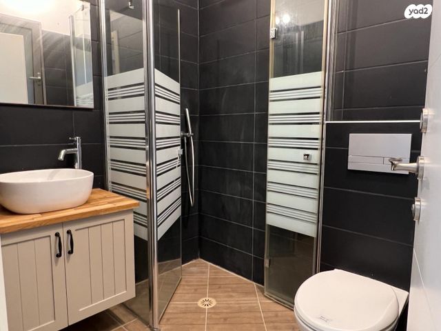 דירה, כפר יונה