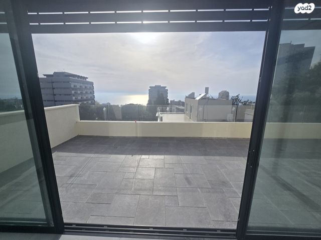 גג/ פנטהאוז, טשרניחובסקי 26, כרמל צרפתי, חיפה