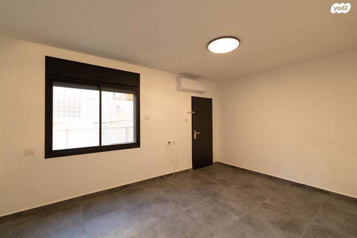 טריפלקס, הוד הכרמל, דניה, חיפה