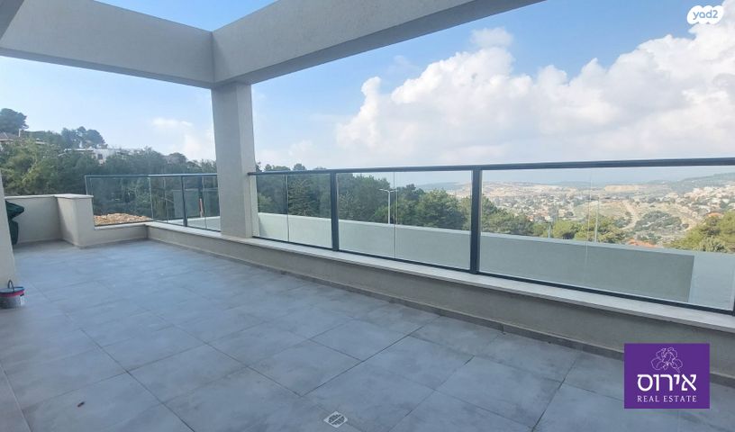 דירה, כפר ורדים