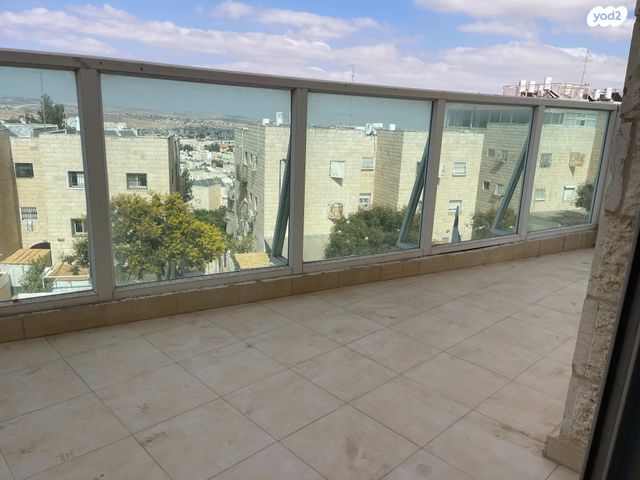 דירה, רינה ניקובה, פסגת זאב, ירושלים