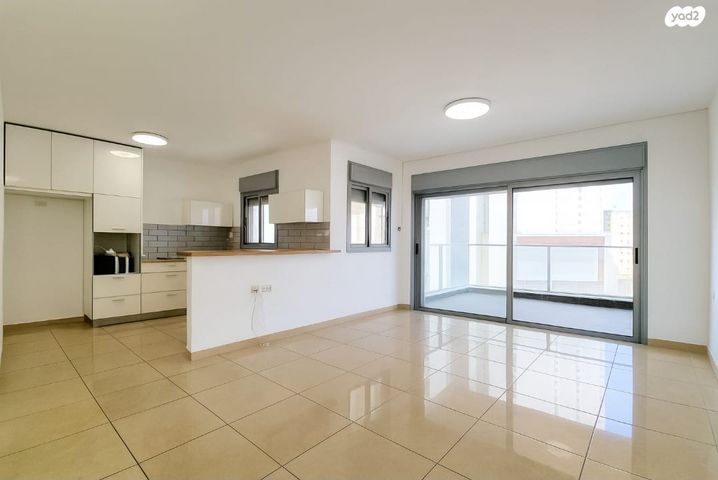 דירה, שדרות מנחם בגין 6, גבעת אולגה, חדרה