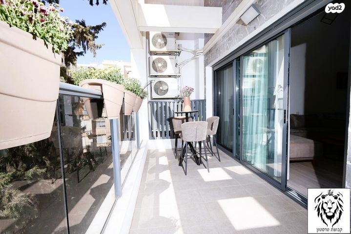 דופלקס, ב' / צפון מערב העיר, רחובות