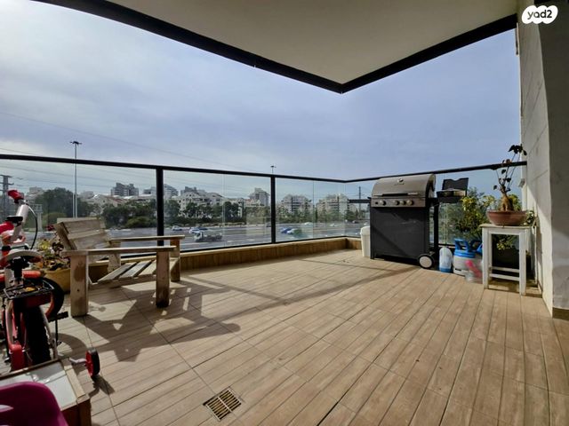 דירה, רעננה