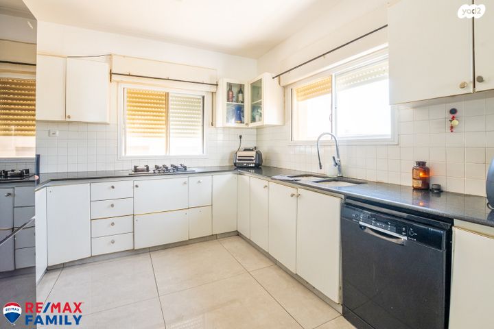 גג/ פנטהאוז, השומר, מרכז העיר, קרית אתא