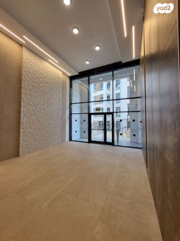 דירה, דרך בר יהודה, עמק הכרמל, נשר