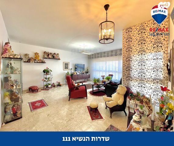 דירה, שדרות הנשיא, מרכז הכרמל, חיפה