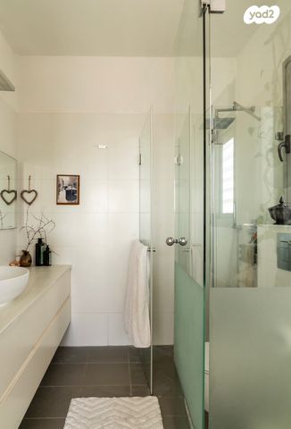 דירה, אלונים, קרית השרון, נתניה