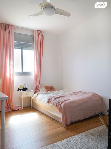 דירה, אלונים, קרית השרון, נתניה