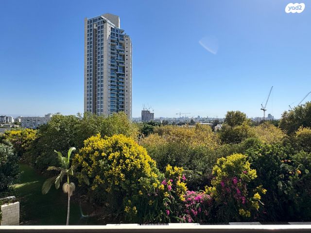 דירה, שמעון בן צבי, שטח 9, גבעתיים