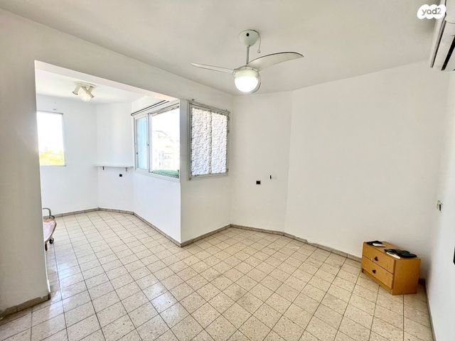 דירה, הרב אלנקווה 33, נווה ברבור, כפר שלם מערב, תל אביב יפו