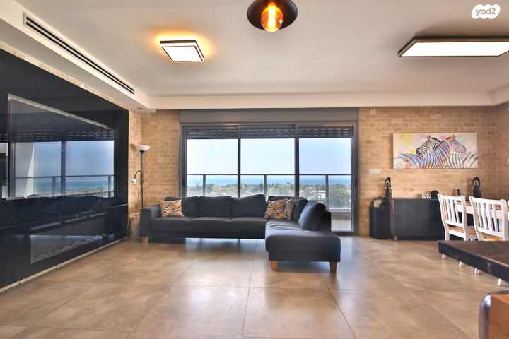 גג/ פנטהאוז, שדרות יצחק שמיר, גלי כרמל, טירת כרמל