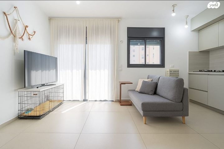 דירה, קריניצי, שכונת בן גוריון, מרכז העיר ג', רמת גן