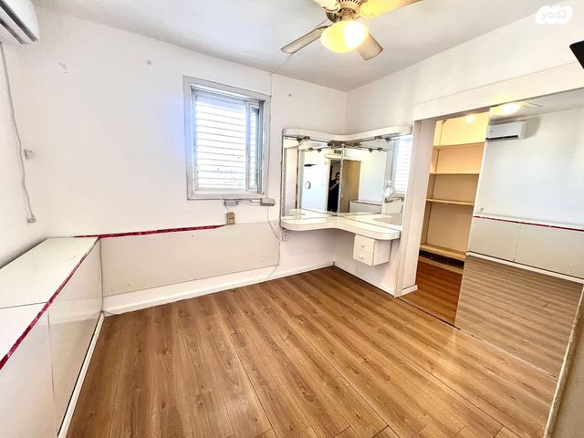 דירה, הרב אלנקווה 33, נווה ברבור, כפר שלם מערב, תל אביב יפו