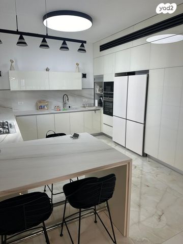 גג/ פנטהאוז, שולמית אלוני, נחלת יהודה, ראשון לציון