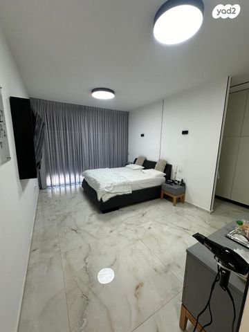 גג/ פנטהאוז, שולמית אלוני, נחלת יהודה, ראשון לציון