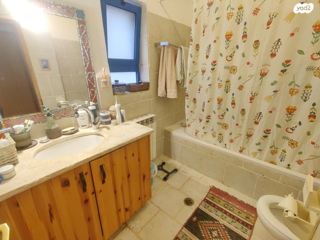 בית פרטי/ קוטג', זמר עברי, מכמנים