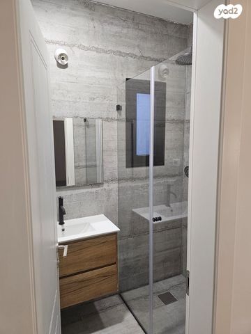 גג/ פנטהאוז, טשרניחובסקי 26, כרמל צרפתי, חיפה