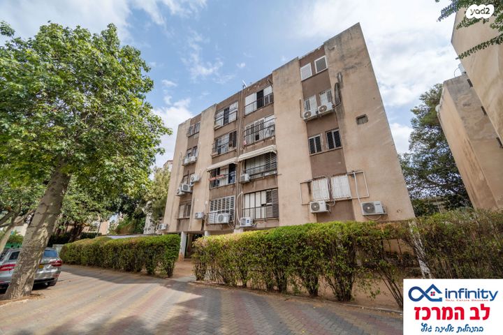 דירה, יחיאל מיכל פינס, מחנה יהודה, פתח תקווה