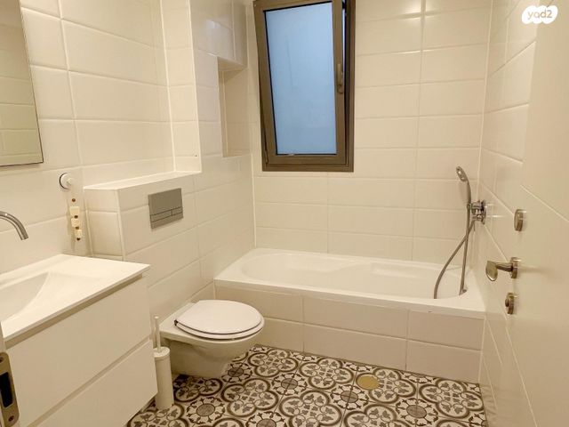 דירה, כפר יונה