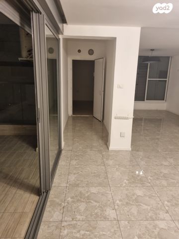 דירה, מעונות ברכה, השומר, ראשון לציון