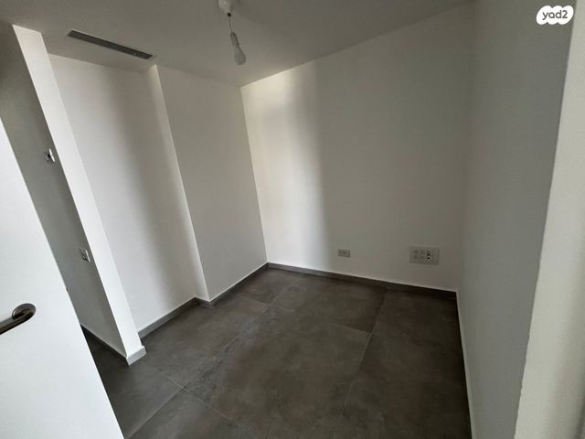 דירה, גרציאני יצחק 10, גני שרונה, קרית הממשלה, תל אביב יפו