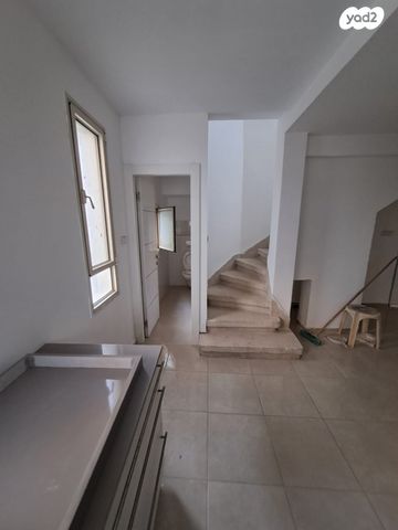 דופלקס, ברכת משה 32, גאולה, חיפה