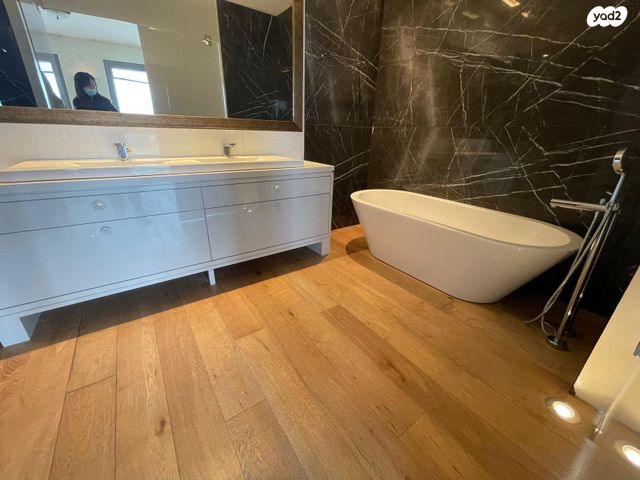 דירה, ניסים אלוני, צמרות איילון, פארק צמרת, תל אביב יפו