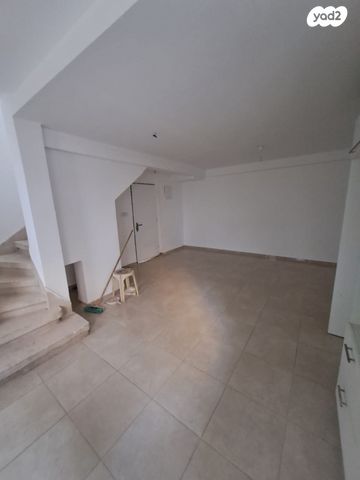 דופלקס, ברכת משה 32, גאולה, חיפה