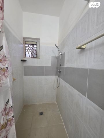 בית פרטי/ קוטג', מרכז העיר, סביניה, הוותיקה, קרית ביאליק